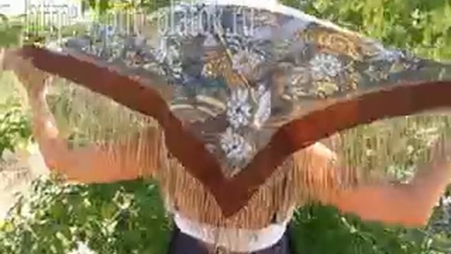 Павловопосадский платок"Жемчужный берег"-Pavlovo Posad Shawl смотреть онлайн