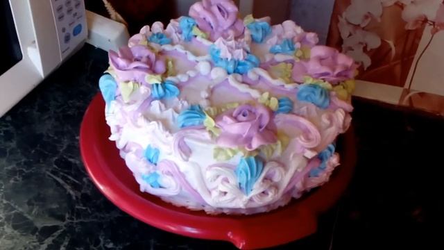 Торт Наполеон , украшенный белковыми заварным кремом смотреть онлайн