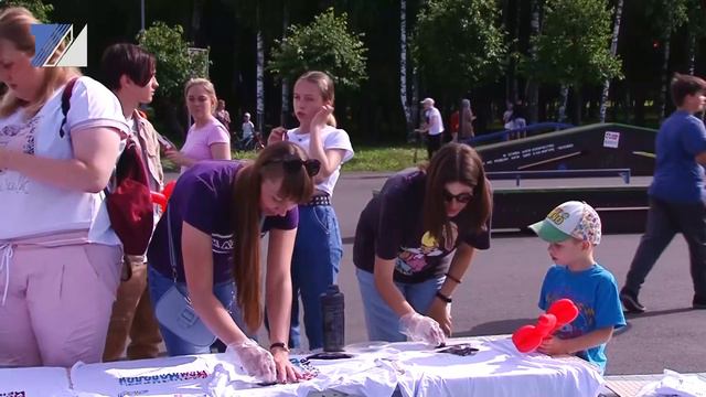 В городе провели фестиваль «Яркий город» смотреть онлайн