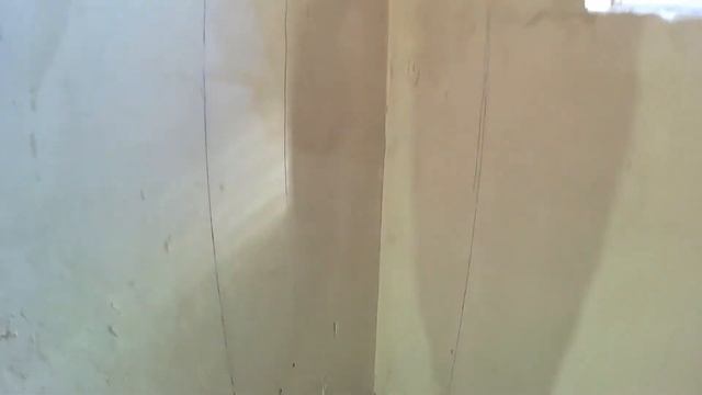 Трешовые штукатуры. Как на такие кривые стены уложить плитку????? смотреть онлайн