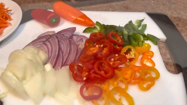 Семейный Ужин на Старый Новый Год 2023/США/Маринованные Грибочки Вешенки/ Запекаем Утку с Картошкой смотреть онлайн