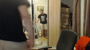 пьяный батя устроил драку на стриме