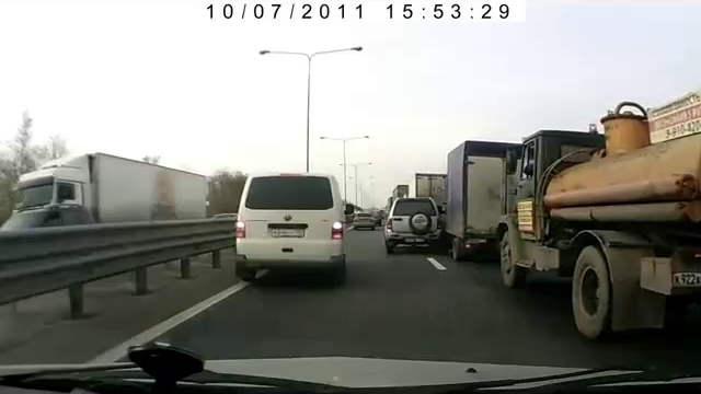 Пьяный в хлам шакалит по дороге смотреть онлайн