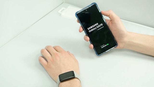 Оригинальный силиконовый чехол для Samsung Galaxy S20FE Araree M Cover GP-FPG780KDALR Синий смотреть онлайн