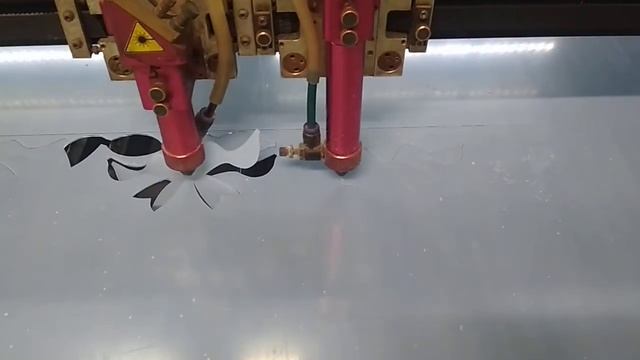 Порезка ПЭТа на лазерном СО2 станке смотреть онлайн