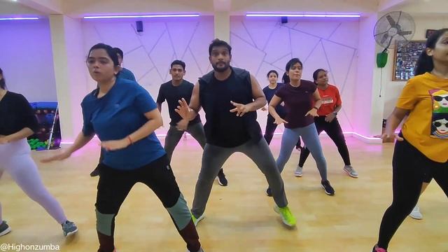 Get Sweaty and Have Fun: The High-Energy Zumba Workout That'll Burn Calories! смотреть онлайн