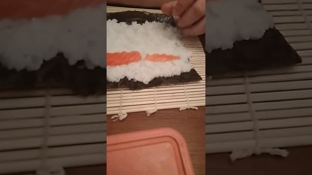 Посмотрите как готовит сын Суши смотреть онлайн