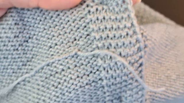 КАК ЗАКРЕПЛЯТЬ ХВОСТИКИ НИТЕЙ В ВЯЗАНИИ С ПОМОЩЬЮ ИГОЛКИ смотреть онлайн