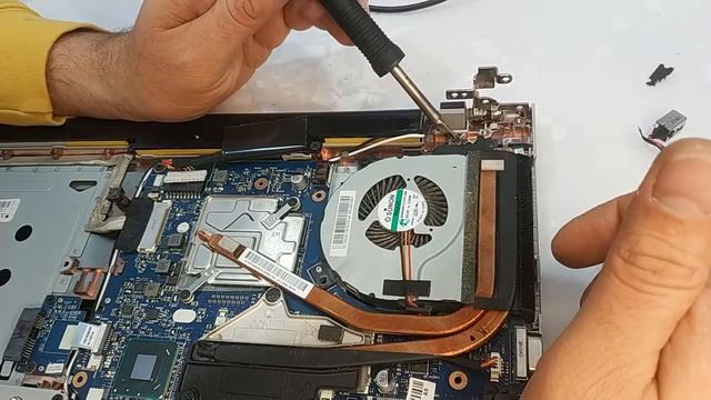 Ноутбук Lenovo Z500 не включается, простой ремонт смотреть онлайн
