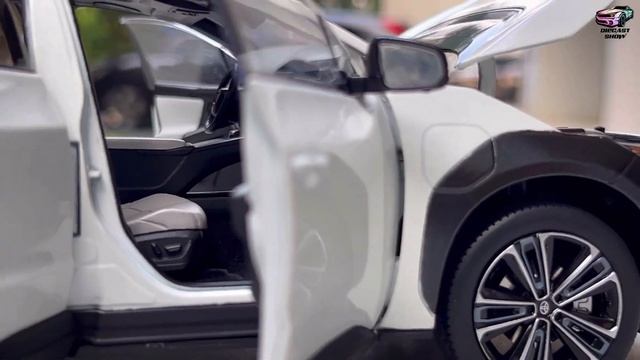 Unboxing 2023 Toyota BZ4X 1/18 Diecast Model | Diecast Show