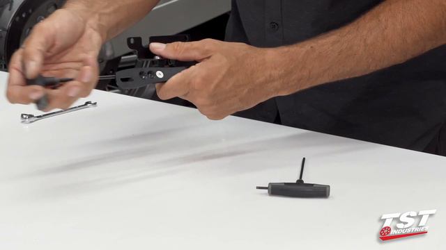 How to install an Adjustable Fender Eliminator Upgrade Kit by TST Industries смотреть онлайн