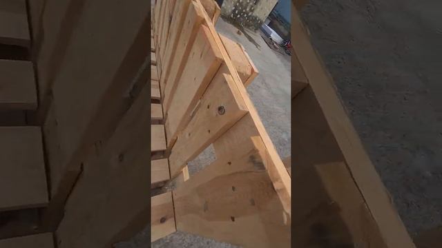 Лайфхак вечная кровать из поддонов палетов. Своими руками. Мебель из поддонов. Переезд в Краснодар. смотреть онлайн