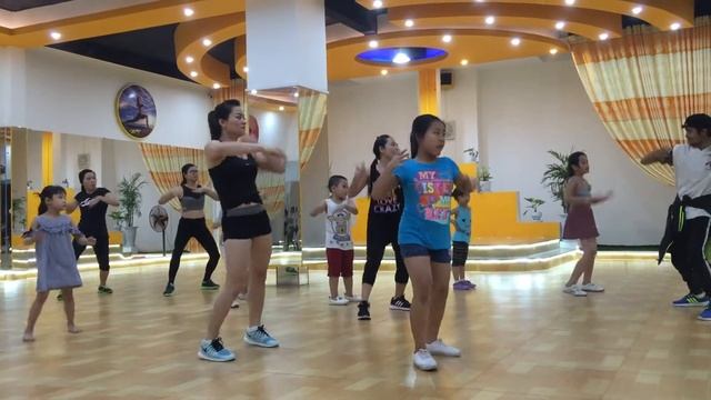 ZUMBA TẠI NT5 FITNESS & YOGA CENTER смотреть онлайн