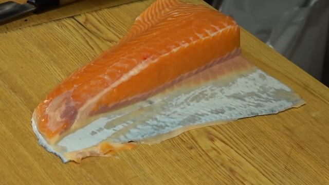 How To Cut A Salmon For Sushi And Sashimi - Taiwan Street Food