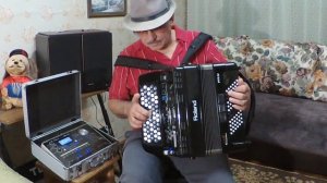 БАЯН  ROLAND+BK-7M... баян ПОЁТ.