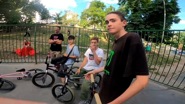 Украинец Купил МЕРС за 2000$ в Европпе смотреть онлайн