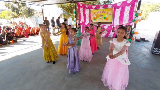 Mane mari nishal Game Song #Shri Zikdi primary school #26 January #School Program #kids dance смотреть онлайн