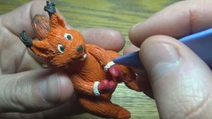 Белочка из пластилина.