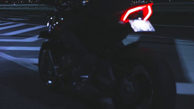 Ducati Street Fighter V4S / Different from Panigale V4 / 4K смотреть онлайн