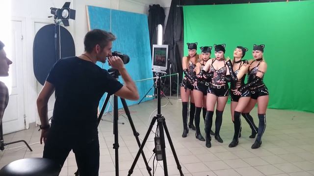 Ииииирррраздватриииии))))) смотреть онлайн