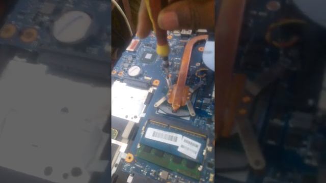 HOW TO CHANGE PROCESSOR IN TOSHIBA LAPTOP PART 1.Nigute wahindura poroseseri muri toshiba смотреть онлайн
