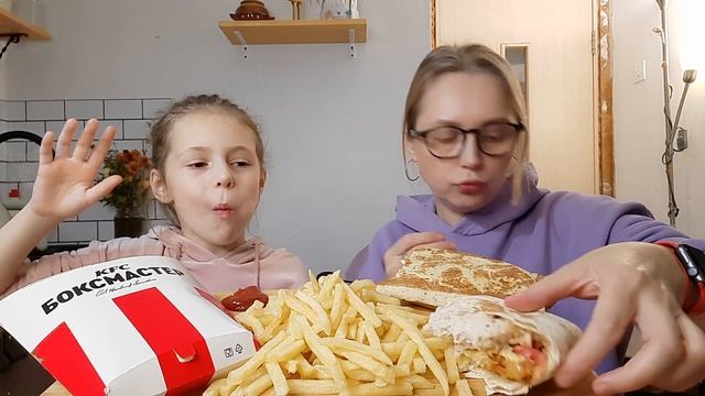 МУКБАНГ ИТИНГ/KFC НОВИНКА?Боксмастер?ФРИ, Мак Чикен Панини Тоскана/Очем хоть поговорить то...? смотреть онлайн