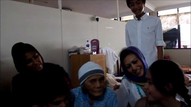 Charity Visit смотреть онлайн