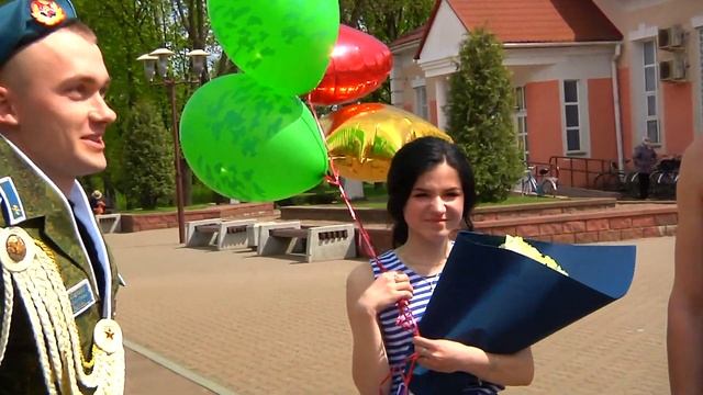 Трогательная встреча солдата из армии. смотреть онлайн