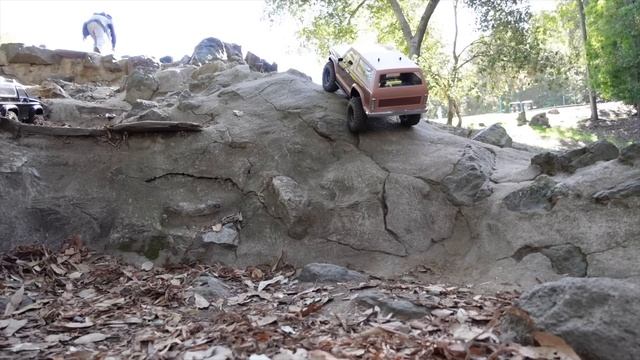 2021 Best Trail Crawler Shootout - TRX4 vs. SCX10.3, Cross RC, Gmade Chevy смотреть онлайн