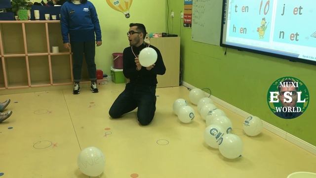 235 - Teach Various ESL Topics Using Balloons | Letters | CVCs | Numbers | Mux's ESL Games | смотреть онлайн