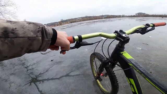 ВОРВАЛИСЬ НА ЛЁД НА ВЕЛИКЕ смотреть онлайн