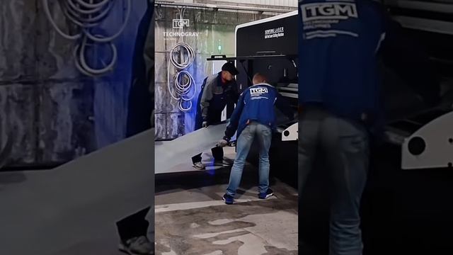 Настройка автоматического комплекса Senfeng для лазерной резки с рулонной подачей #senfeng #shots смотреть онлайн