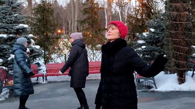 БУДУ Я САДОВНИКОМ В САДУ ЛЮБВИ! ТАНЦЫ В ПАРКЕ ГОРЬКОГО ХАРЬКОВ смотреть онлайн