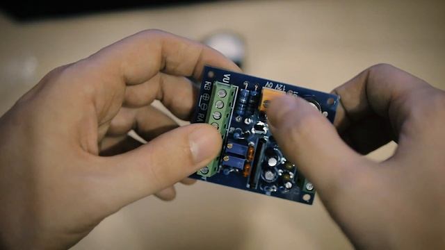 Стрелочный индикатор уровня выходной мощности звука. VU-метр смотреть онлайн