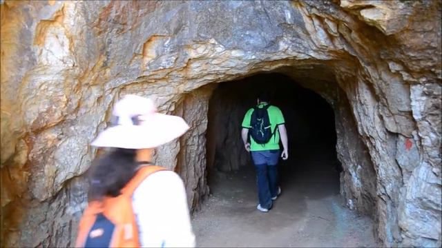 CASCADAS DE HUEZNAR Y LAS CUEVAS DEL HIERRO Con Musica смотреть онлайн