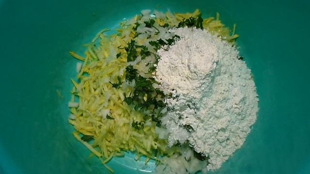 Оладьи из КАБАЧКОВ! Вы точно ПОЛЮБИТЕ КАБАЧКИ! + Соус из сметаны смотреть онлайн