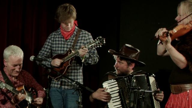 'The Great Western Swingers' perform 'Once Too Often' смотреть онлайн