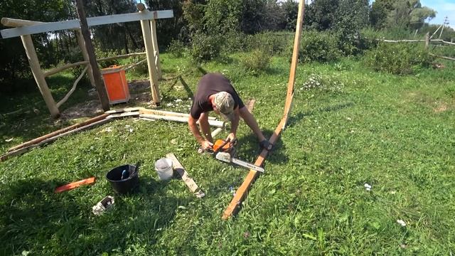 ТАКОЕ И ЛЮДЯМ НЕ СТЫДНО ПОКАЗАТЬ! БЕСЕДКА СВОИМИ РУКАМИ ИЗ КРИВОГО ЛЕСА. Часть 1 смотреть онлайн