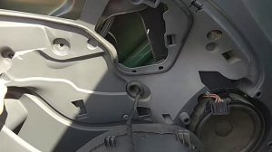 Як зняти обшивку та замок передніх дверей Seat Altea...