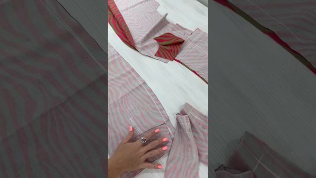 Стильный комплект с оригинальными рукавами✂️ смотреть онлайн