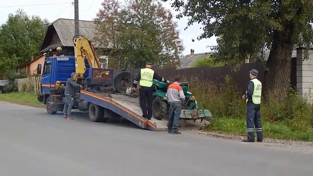 В Омутнинске задержали пьяного водителя минитрактора смотреть онлайн