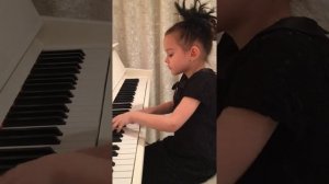 Агафья Корзун, 4,5 года, Андантино, А. Хачатурян