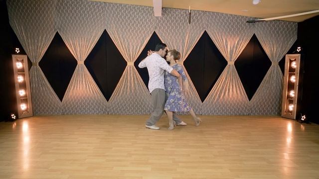 SLOW MOTION TANGO - "Back & Front Sacadas in line" смотреть онлайн