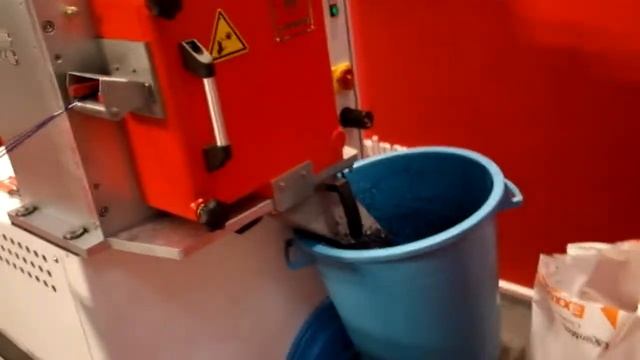 красный экструдер смотреть онлайн
