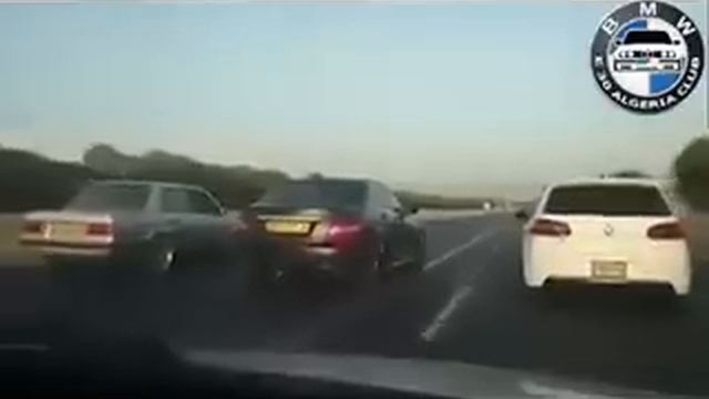 كان هنا و راح( BMW vs R25) شكون لي يقاوم смотреть онлайн