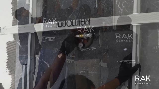 How to lay large format tiles by RAK Ceramics смотреть онлайн