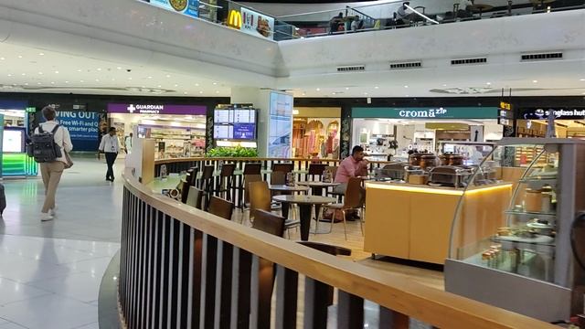 Аэропорт имени Идиры Ганди. Дели. Отправление смотреть онлайн