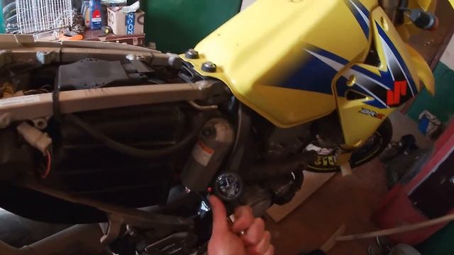 Suzuki DR-Z400sm подкачка заднего амортизатора смотреть онлайн