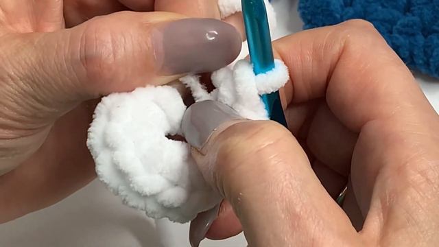 Комплект из плюшевой пряжи. Часть2, вяжем шарфик 🧶☕️ смотреть онлайн