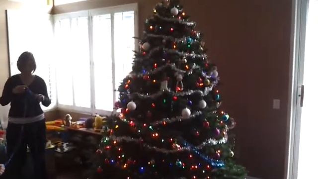 Наряжание ёлки 4, 11 декабря 2011 смотреть онлайн